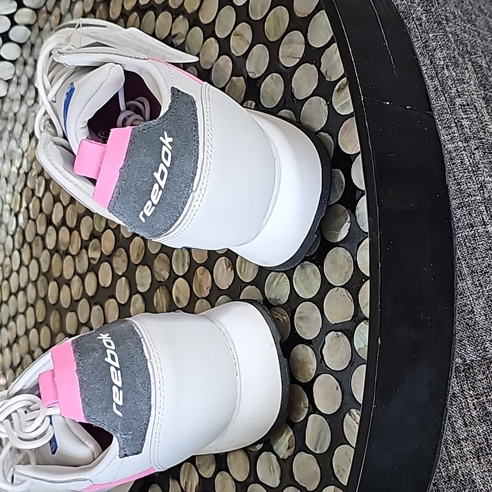 NWT Reebok Athletic Shoes - Picture 4 of 6